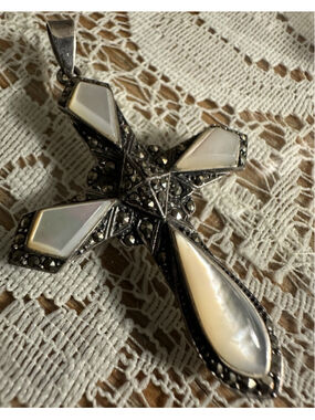 Vintage 925 Sterling Silver Mother of Pearl & Marcasite Cross Pendant Thailand